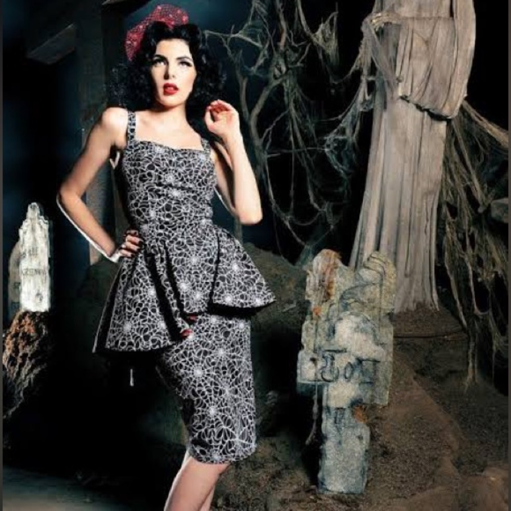 Pinup girl spider web wiggle dress xs (no peplum)